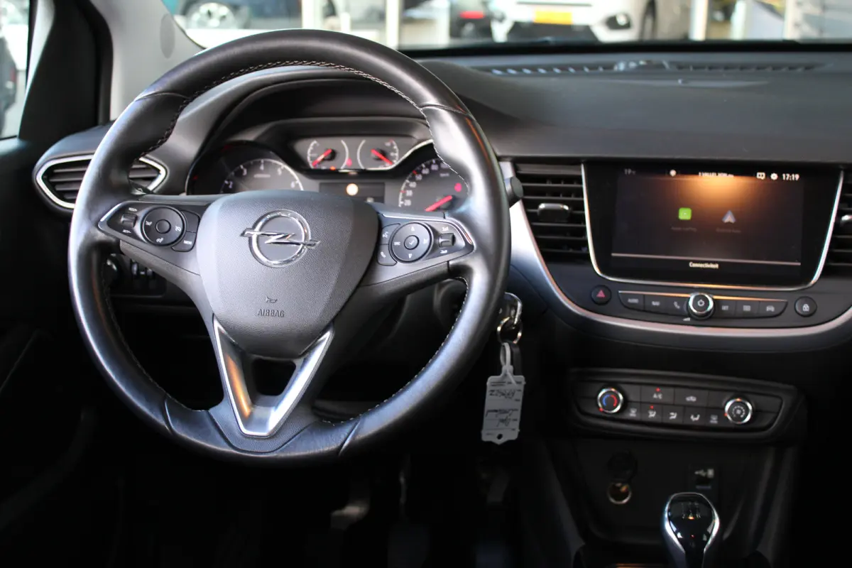 1.2 Turbo Online Edition | Vaste trekhaak | Navigatiesysteem | Cruise control | 16` lichtmetalen velgen |