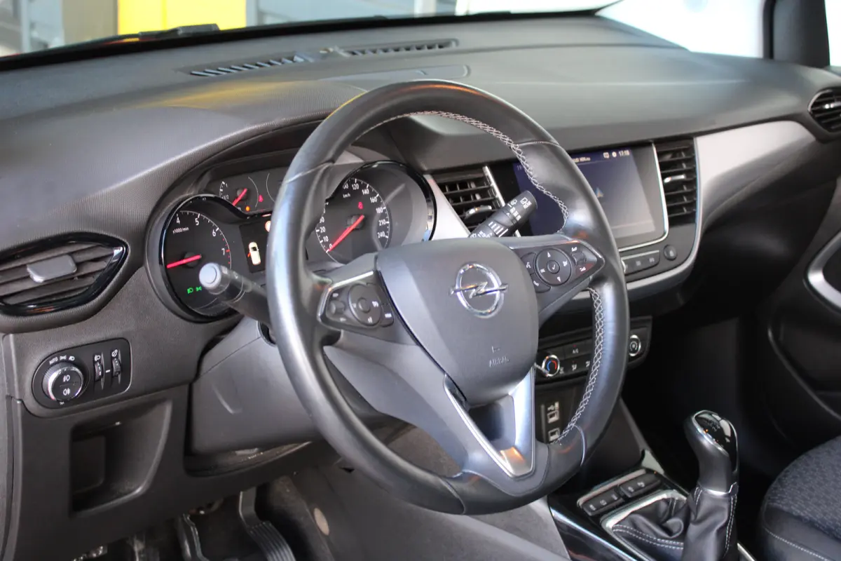 1.2 Turbo Online Edition | Vaste trekhaak | Navigatiesysteem | Cruise control | 16` lichtmetalen velgen |
