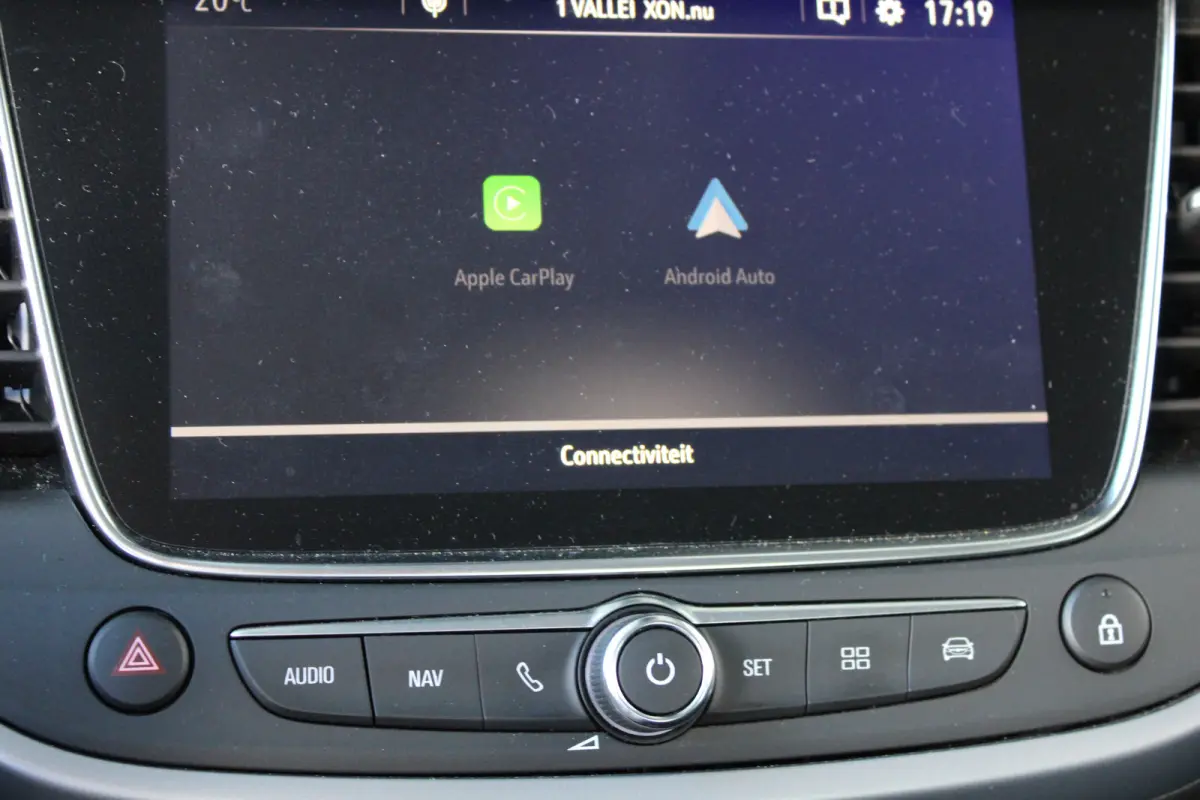 1.2 Turbo Online Edition | Vaste trekhaak | Navigatiesysteem | Cruise control | 16` lichtmetalen velgen |
