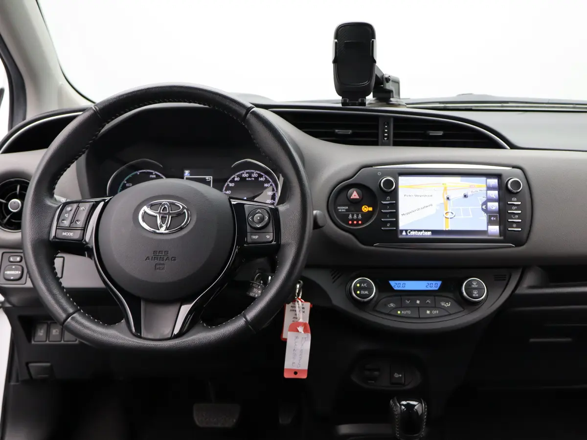1.5 Hybrid Aspiration Automaat | Navigatie | Parkeersenoren | Camera | Climate Control | Bluetooth Telefoonverbinding