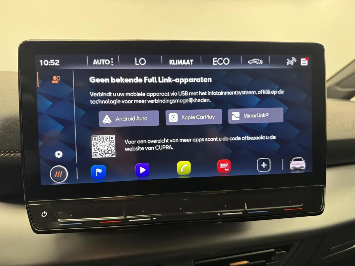 Essential 62 kWh Carplay-Clima-Parkeersensoren-Stuurverwarming-Lm19''velgen-Full LED