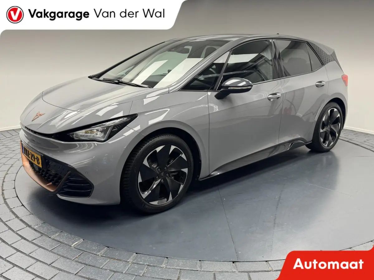 Essential 62 kWh Carplay-Clima-Parkeersensoren-Stuurverwarming-Lm19''velgen-Full LED