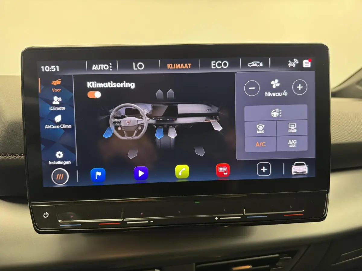 Essential 62 kWh Carplay-Clima-Parkeersensoren-Stuurverwarming-Lm19''velgen-Full LED