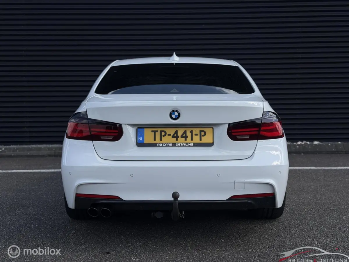 318i M Sport Edition, Dealeronderhouden, trekh