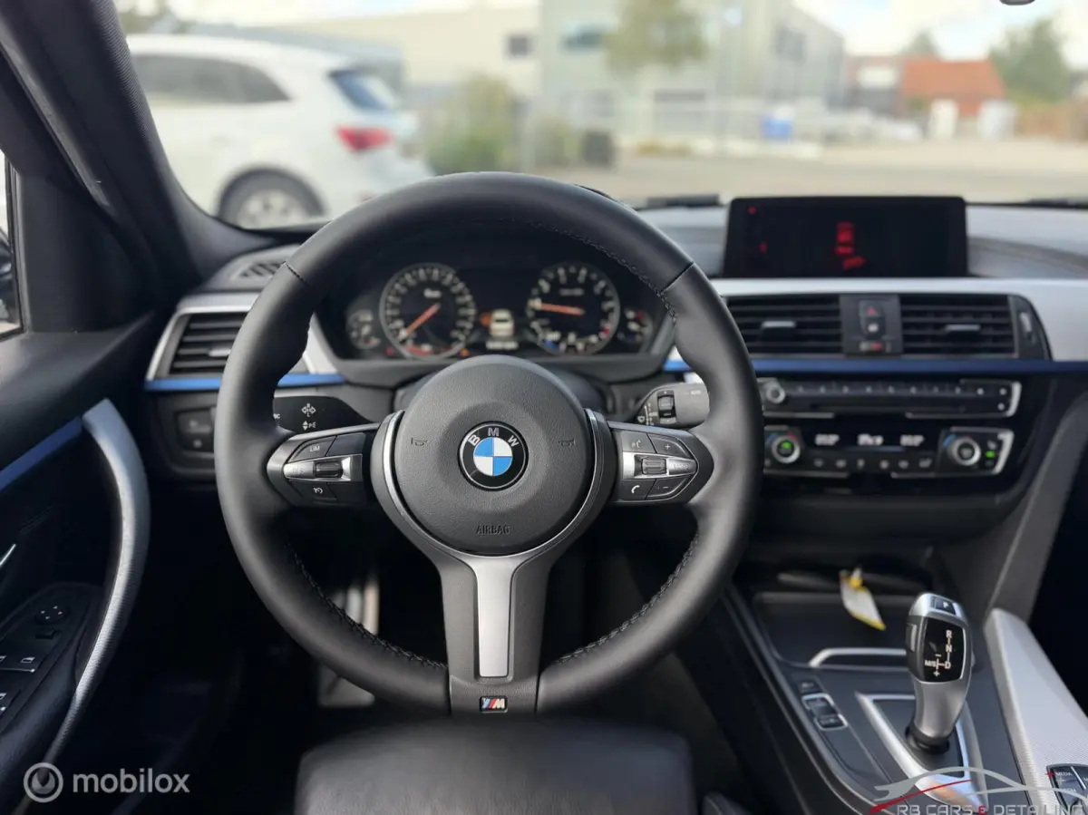 318i M Sport Edition, Dealeronderhouden, trekh
