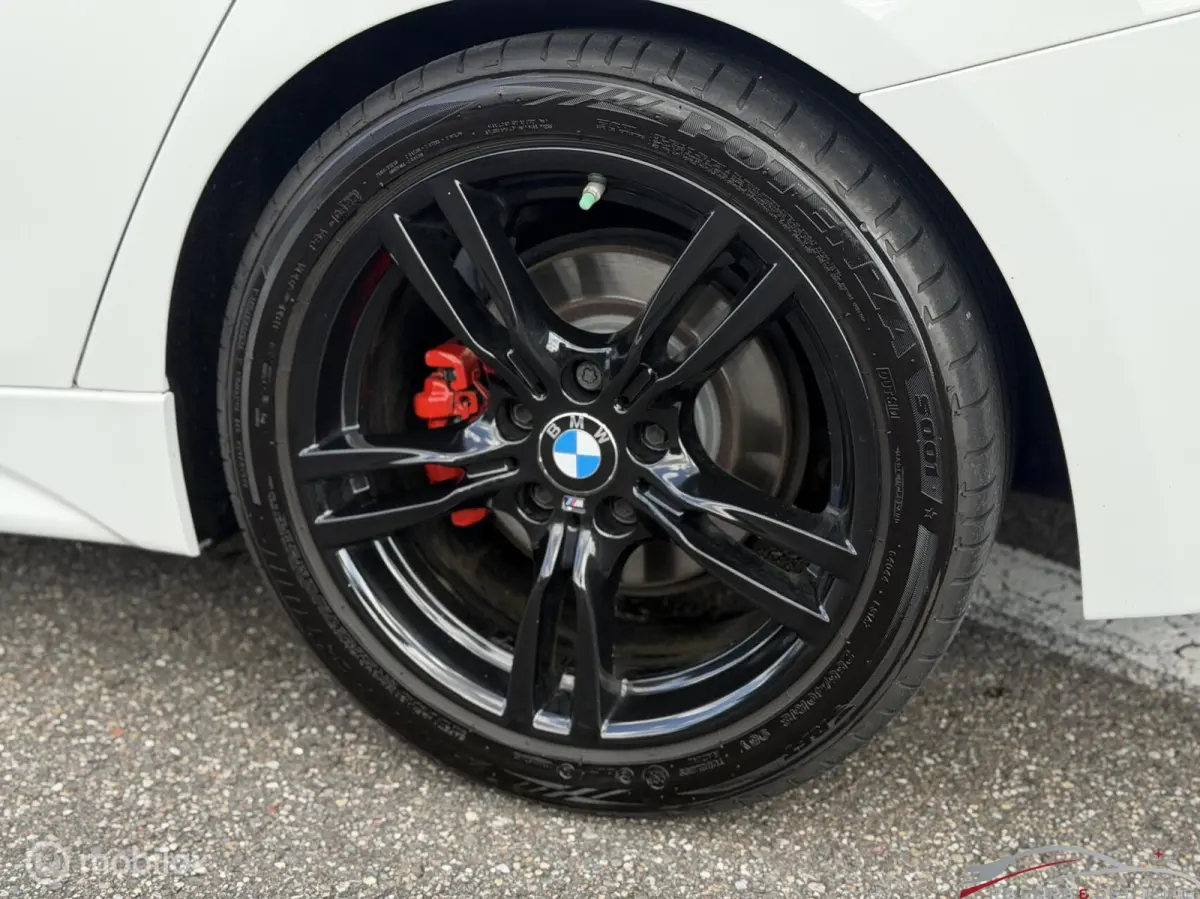 318i M Sport Edition, Dealeronderhouden, trekh