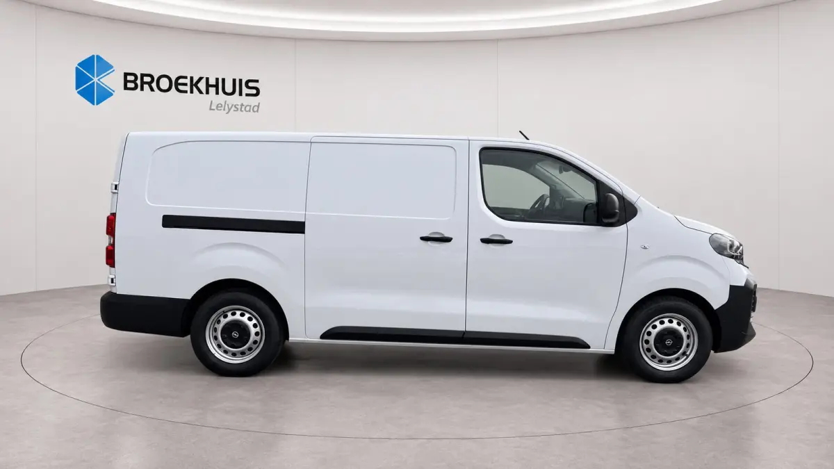 Electric Standaard - Electric L3 | Elektrisch bedienbare en verwarmde buitenspiegels | Geïsoleerde comfort scheidingswand met vaste ruit | Houten afwerking laadruimte