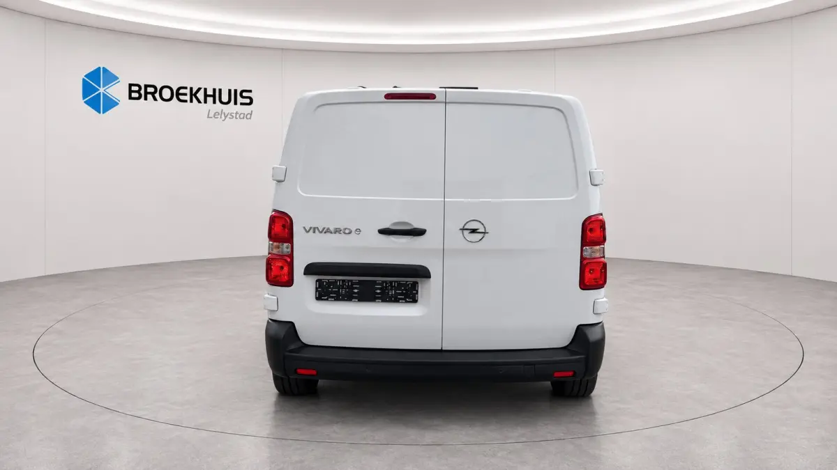 Electric Standaard - Electric L3 | Elektrisch bedienbare en verwarmde buitenspiegels | Geïsoleerde comfort scheidingswand met vaste ruit | Houten afwerking laadruimte