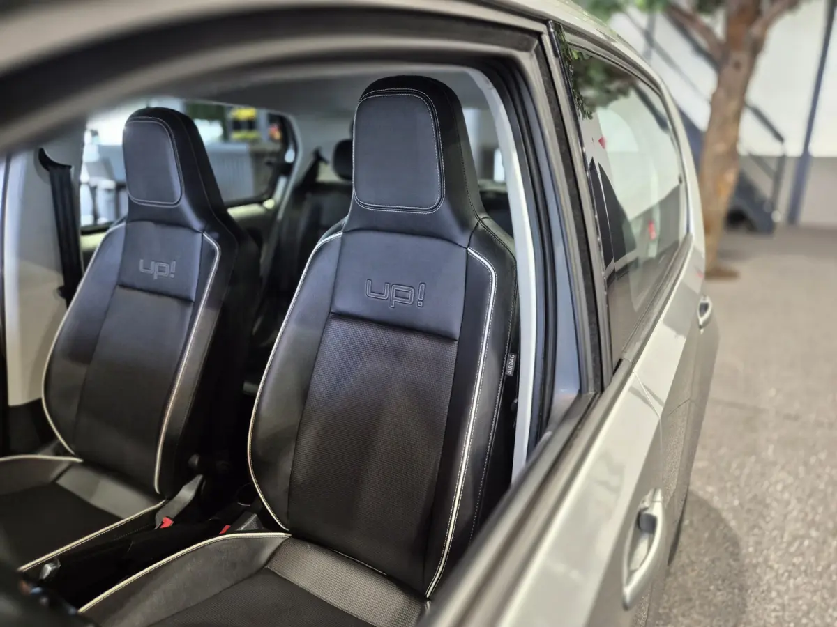 Up! 1.0 high up! BlueMotion Volleder | Navigatie | BT | Verw. stoelen
