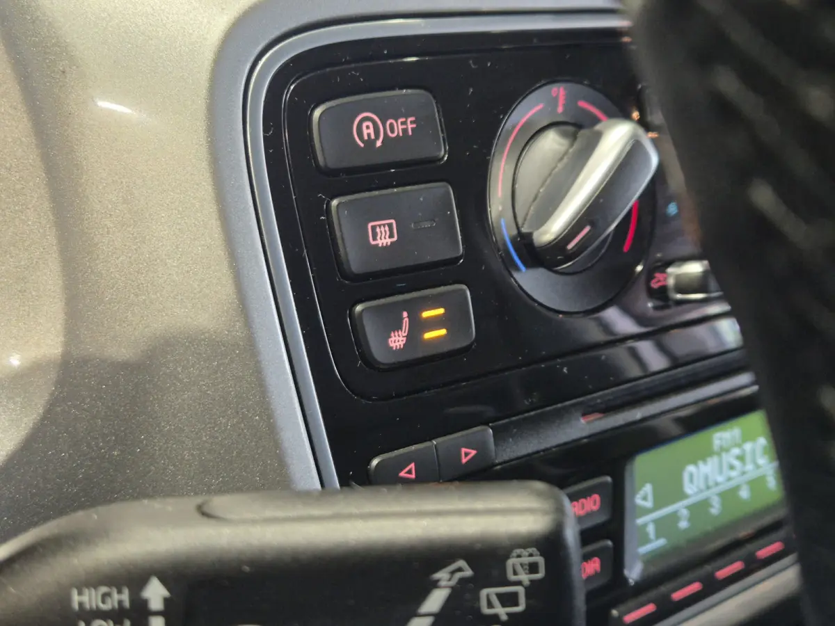 Up! 1.0 high up! BlueMotion Volleder | Navigatie | BT | Verw. stoelen Mooie auto