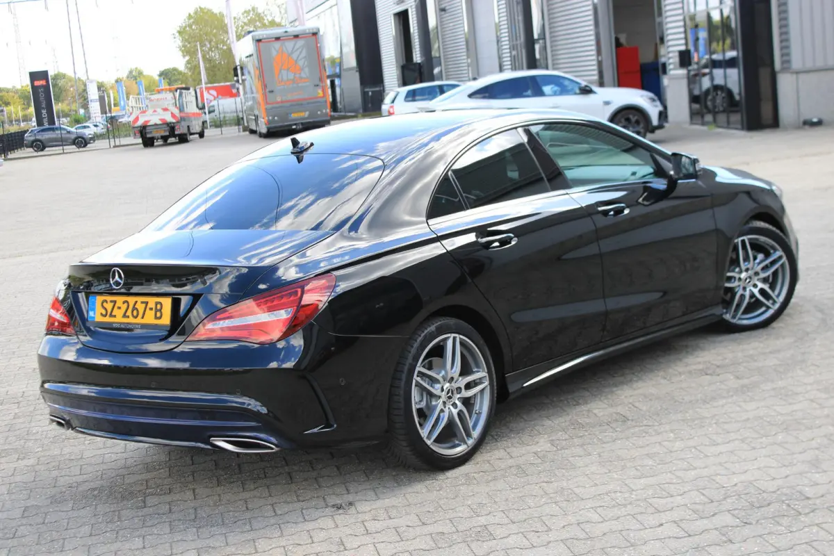 180 AMG Camera | Stoelverwarming | Navi | LED | Volledig Onderhouden