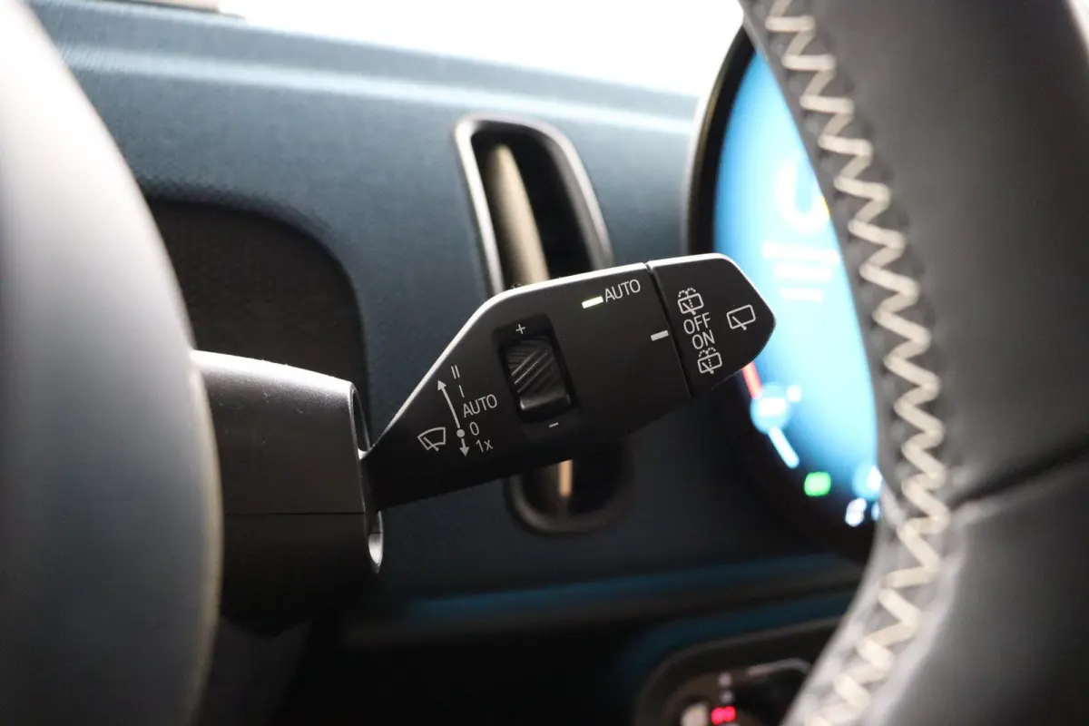 E Favoured M 66.5 kWh | SOH 100% | Pakket M | Head Up | Panoramadak