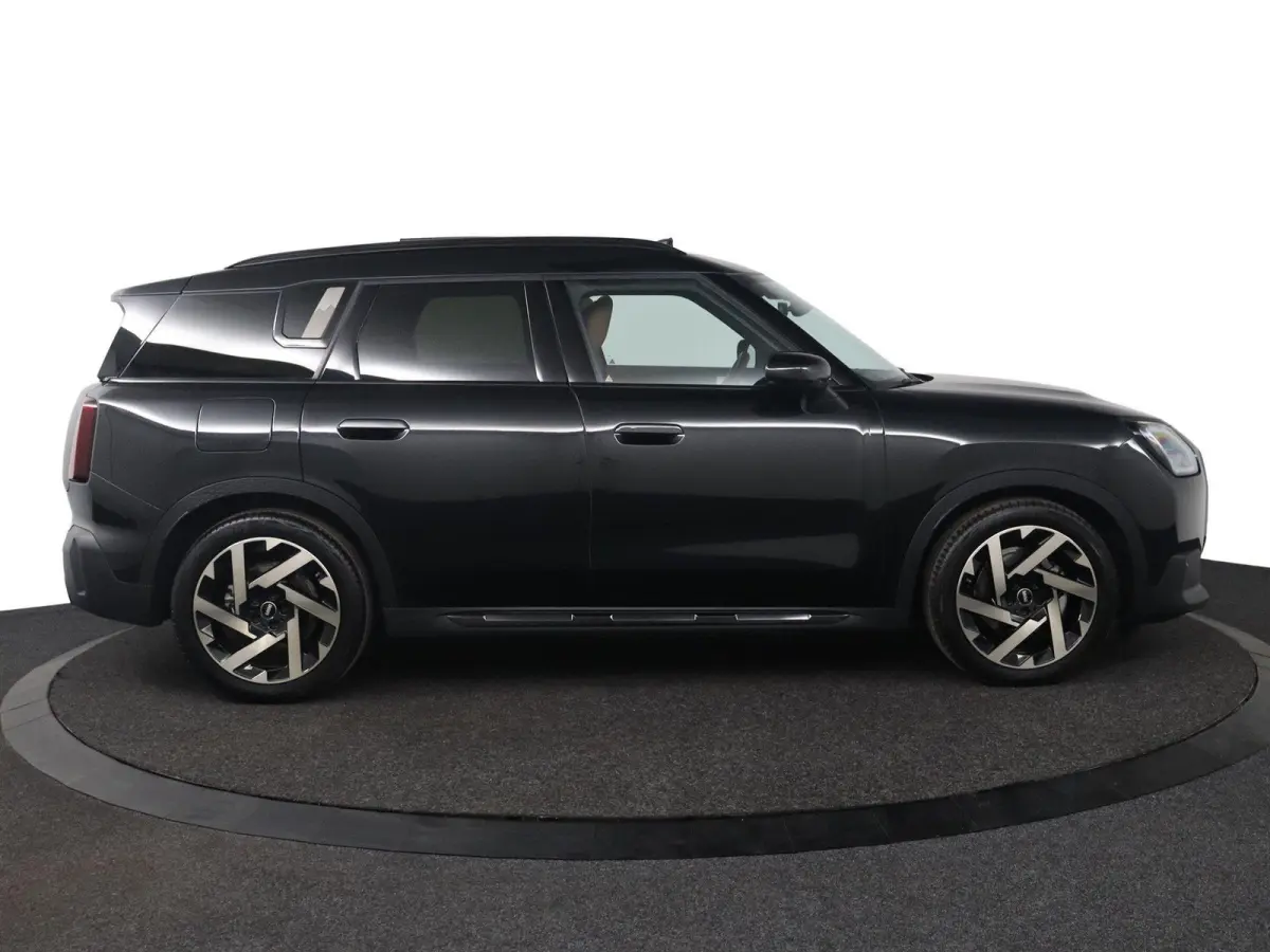 E Favoured M 66.5 kWh | SOH 100% | Pakket M | Head Up | Panoramadak
