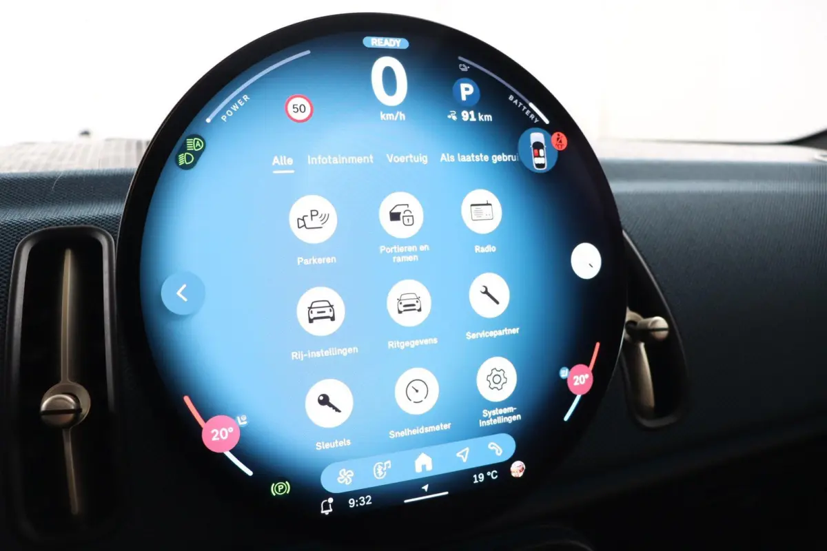 E Favoured M 66.5 kWh | SOH 100% | Pakket M | Head Up | Panoramadak
