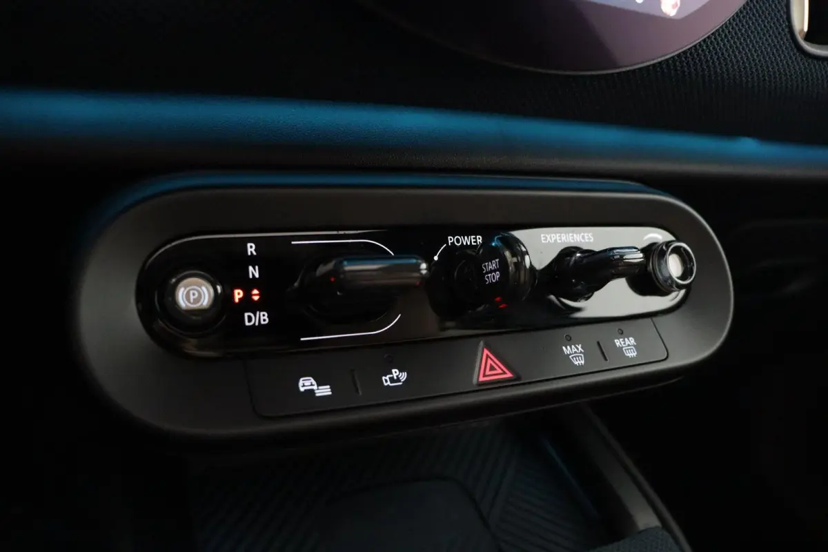 E Favoured M 66.5 kWh | SOH 100% | Pakket M | Head Up | Panoramadak
