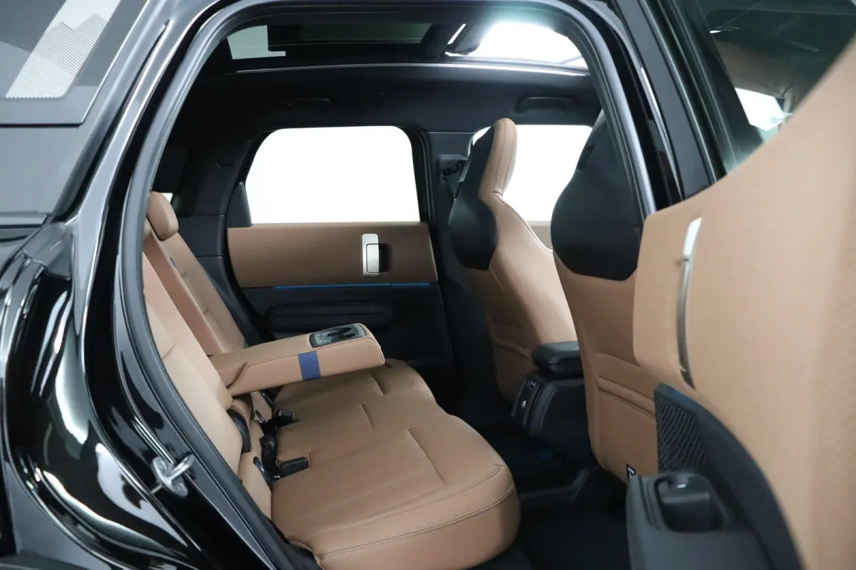 E Favoured M 66.5 kWh | SOH 100% | Pakket M | Head Up | Panoramadak