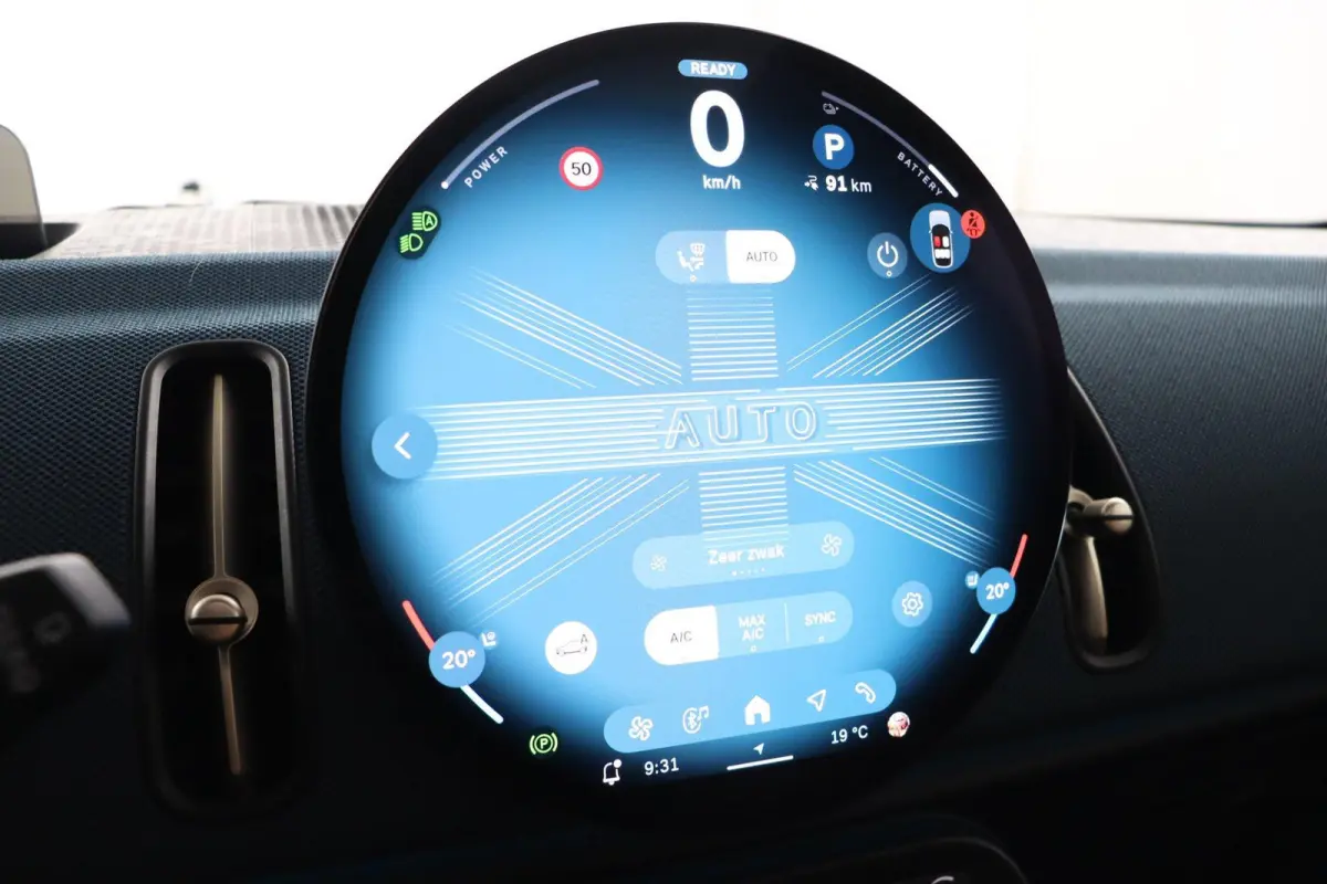 E Favoured M 66.5 kWh | SOH 100% | Pakket M | Head Up | Panoramadak