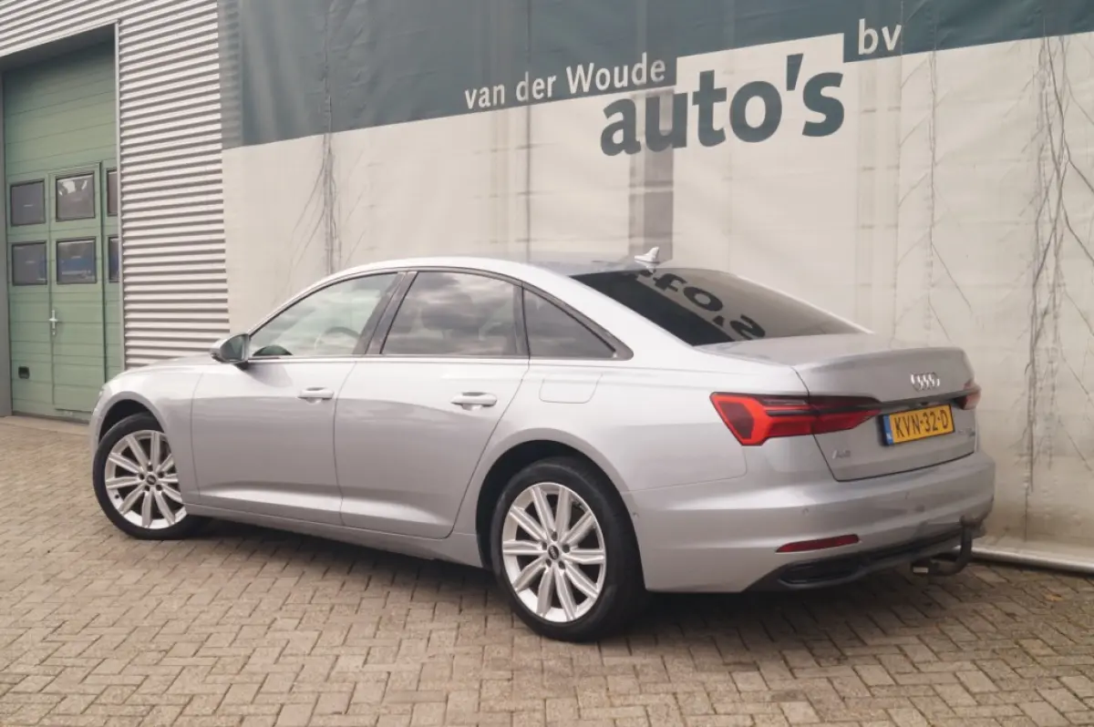 50 TFSI e PHEV Quattro Design Edition -LEER-
