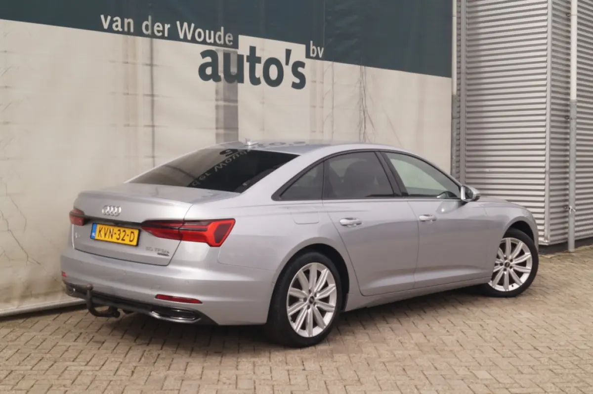 50 TFSI e PHEV Quattro Design Edition -LEER-