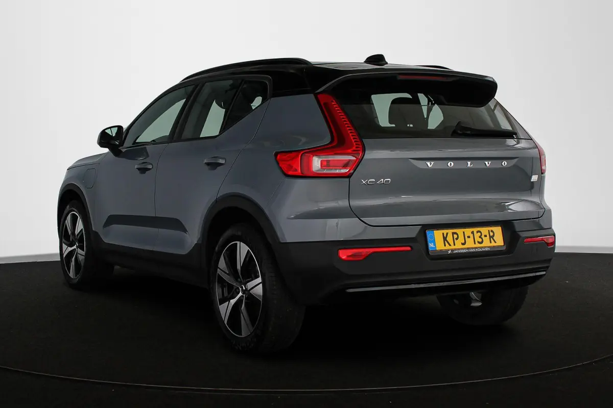1.5 T4 Plug-in hybrid Ultimate Dark Panoramadak Trekhaak Stuur-Stoelverwarming Camera