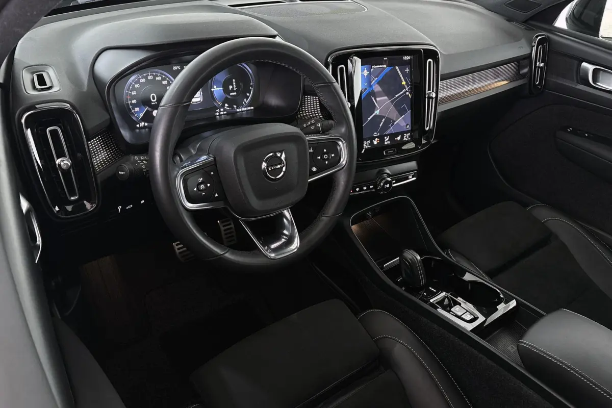 1.5 T4 Plug-in hybrid Ultimate Dark Panoramadak Trekhaak Stuur-Stoelverwarming Camera