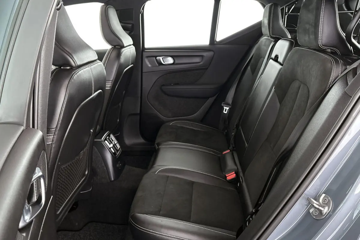 1.5 T4 Plug-in hybrid Ultimate Dark Panoramadak Trekhaak Stuur-Stoelverwarming Camera