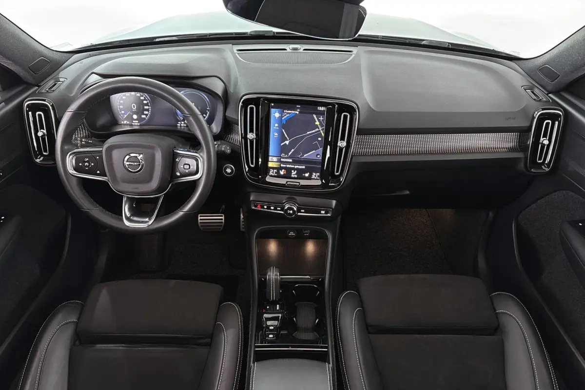 1.5 T4 Plug-in hybrid Ultimate Dark Panoramadak Trekhaak Stuur-Stoelverwarming Camera