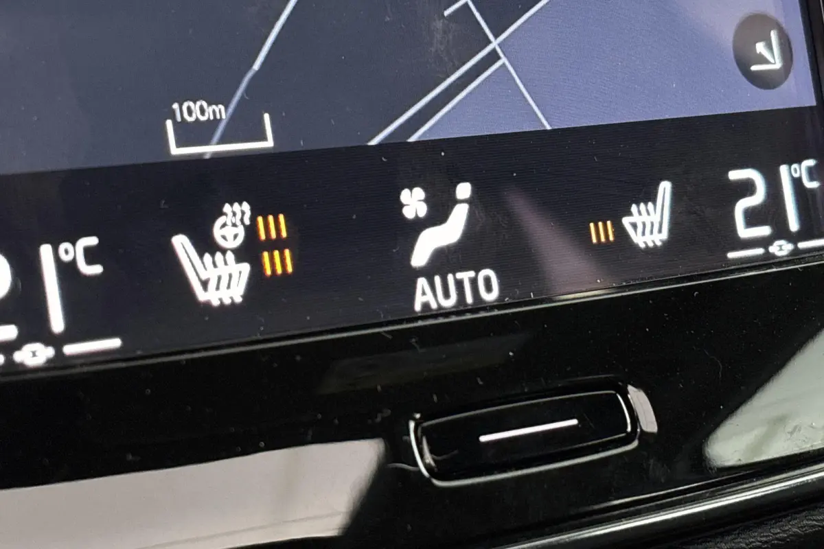1.5 T4 Plug-in hybrid Ultimate Dark Panoramadak Trekhaak Stuur-Stoelverwarming Camera