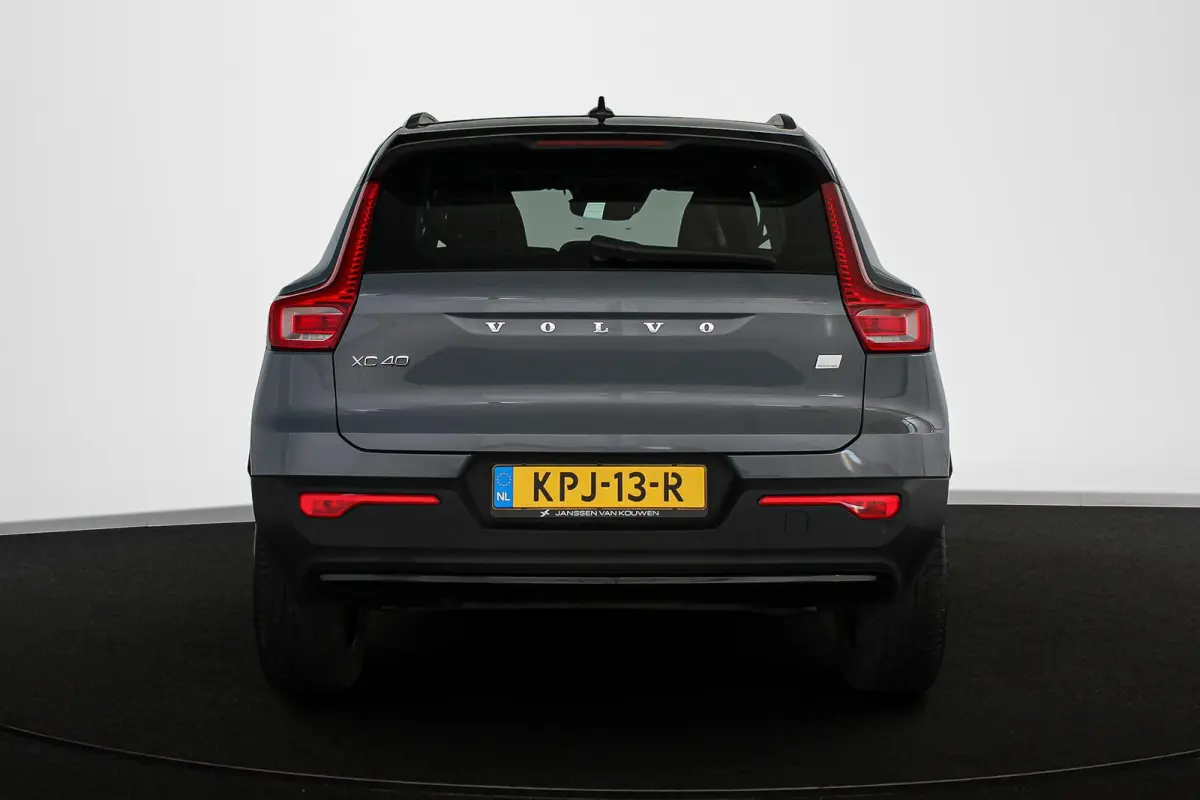1.5 T4 Plug-in hybrid Ultimate Dark Panoramadak Trekhaak Stuur-Stoelverwarming Camera