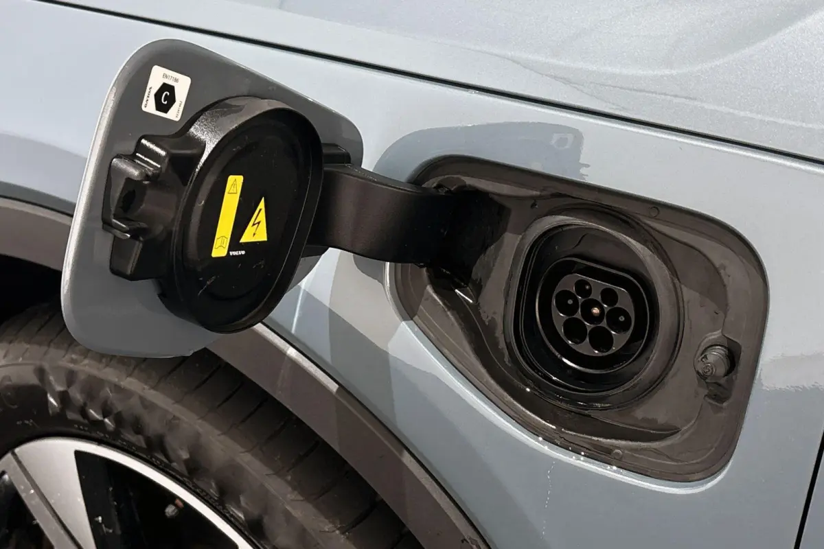 1.5 T4 Plug-in hybrid Ultimate Dark Panoramadak Trekhaak Stuur-Stoelverwarming Camera