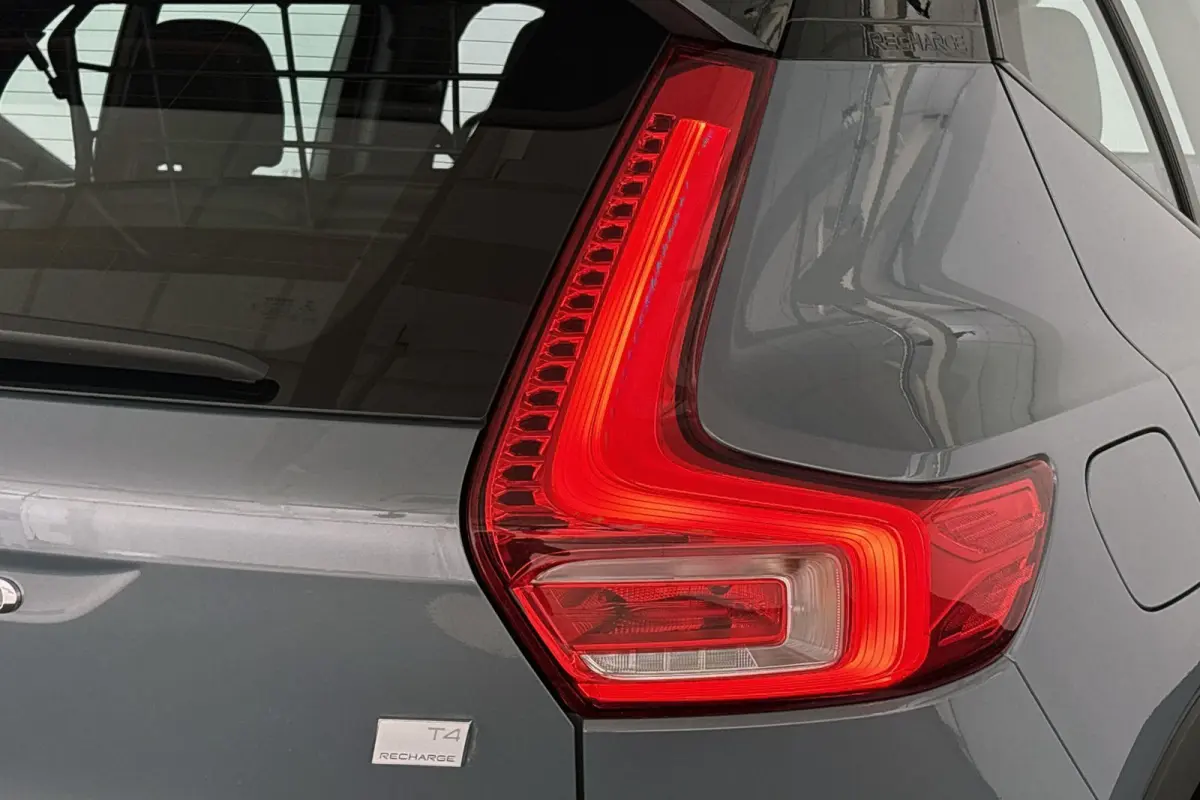 1.5 T4 Plug-in hybrid Ultimate Dark Panoramadak Trekhaak Stuur-Stoelverwarming Camera