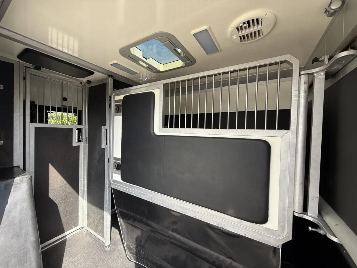 | HORSETRUCK | STX | STALLION 5XL | 2018 | HENGST | AUTOMATIC | DUB CAB | 5-SEAT | 165.631KM | L3 | 170PK | SUPERDELUXE | DEENS KENTEKEN