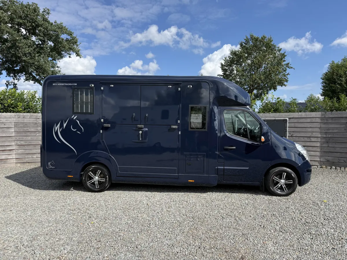 | HORSETRUCK | STX | STALLION 5XL | 2018 | HENGST | AUTOMATIC | DUB CAB | 5-SEAT | 165.631KM | L3 | 170PK | SUPERDELUXE | DEENS KENTEKEN
