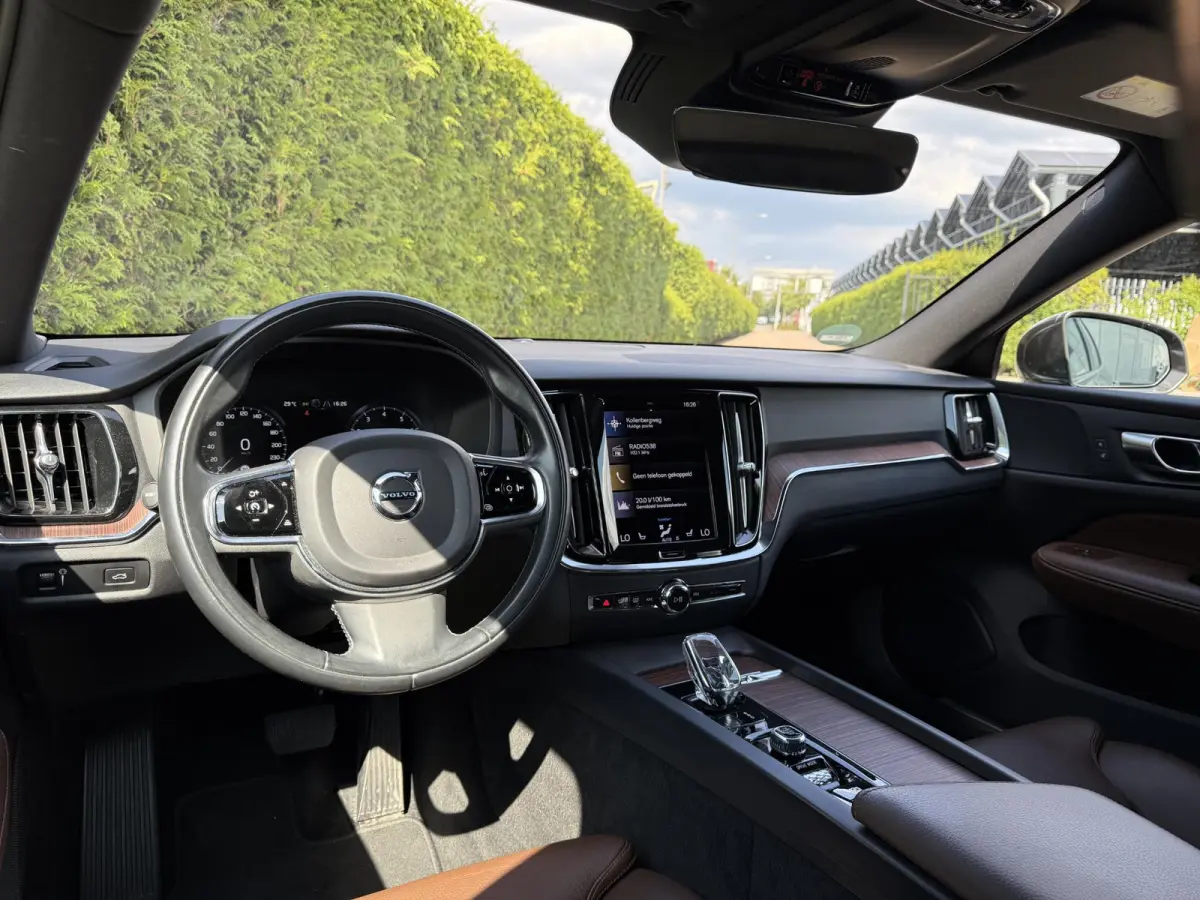 B3 Inscription | Trekhaak | Pano dak | BLIS | Keyless | Elektrische stoelen | Ledere bekleding |