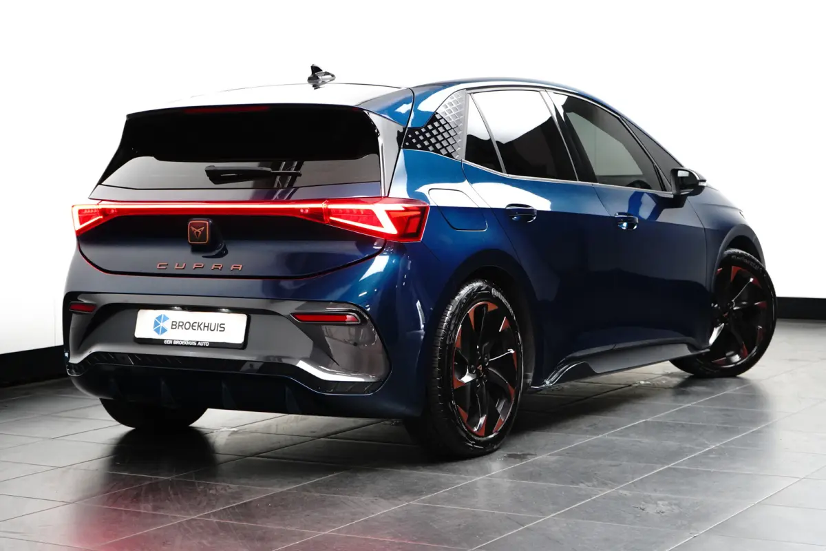 Copper 62 kWh 204 pk | Achteruitrijcamera | Apple Carplay | Stoelverwarming |