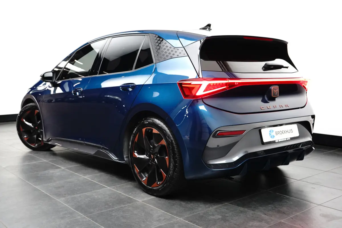 Copper 62 kWh 204 pk | Achteruitrijcamera | Apple Carplay | Stoelverwarming |