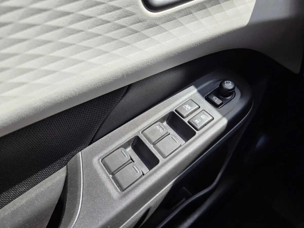 1.2 Style Smart Hybrid | Automaat / Nieuw model | Parelmoer / Carplay / Clima / Two-Tone