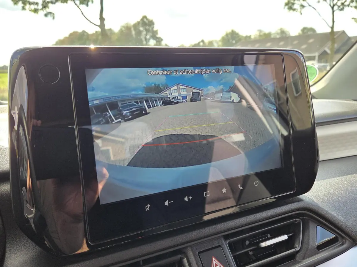 1.2 Style Smart Hybrid | Automaat / Nieuw model | Parelmoer / Carplay / Clima / Two-Tone