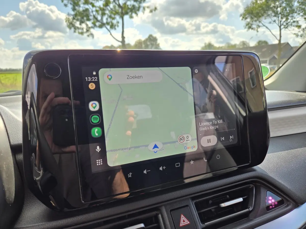 1.2 Style Smart Hybrid | Automaat / Nieuw model | Parelmoer / Carplay / Clima / Two-Tone