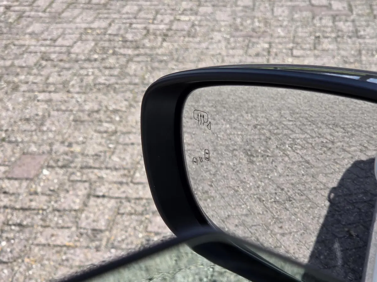 1.2 Style Smart Hybrid | Automaat / Nieuw model | Parelmoer / Carplay / Clima / Two-Tone