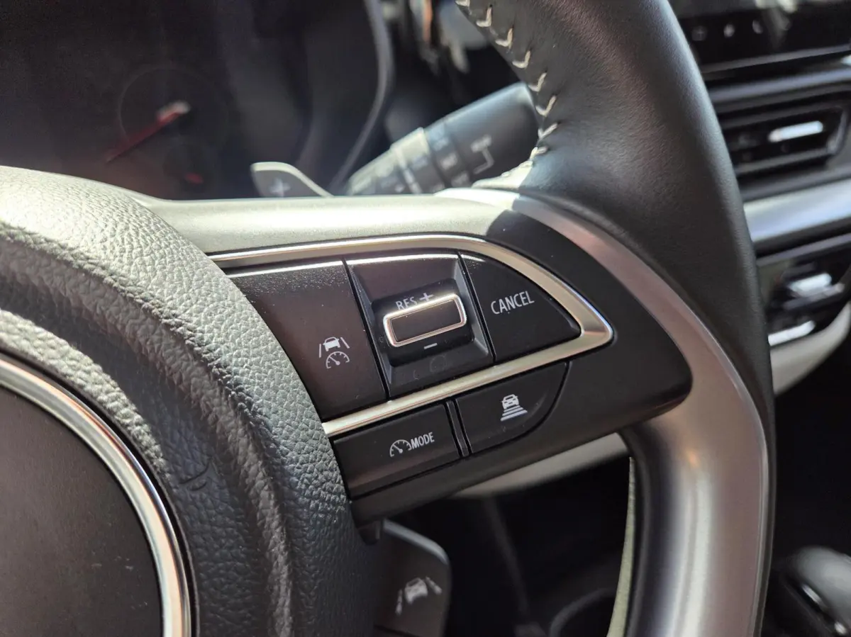 1.2 Style Smart Hybrid | Automaat / Nieuw model | Parelmoer / Carplay / Clima / Two-Tone