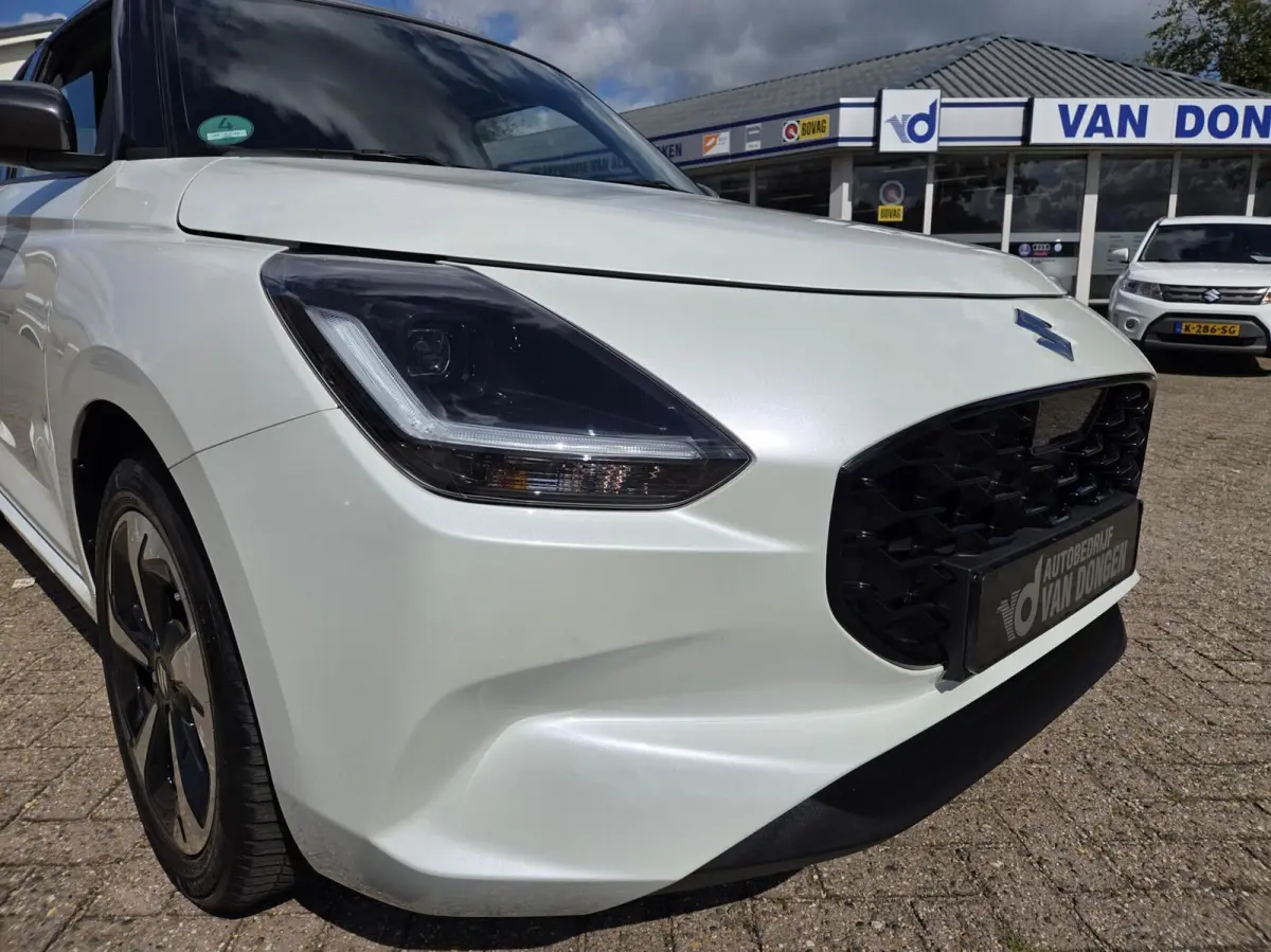 1.2 Style Smart Hybrid | Automaat / Nieuw model | Parelmoer / Carplay / Clima / Two-Tone