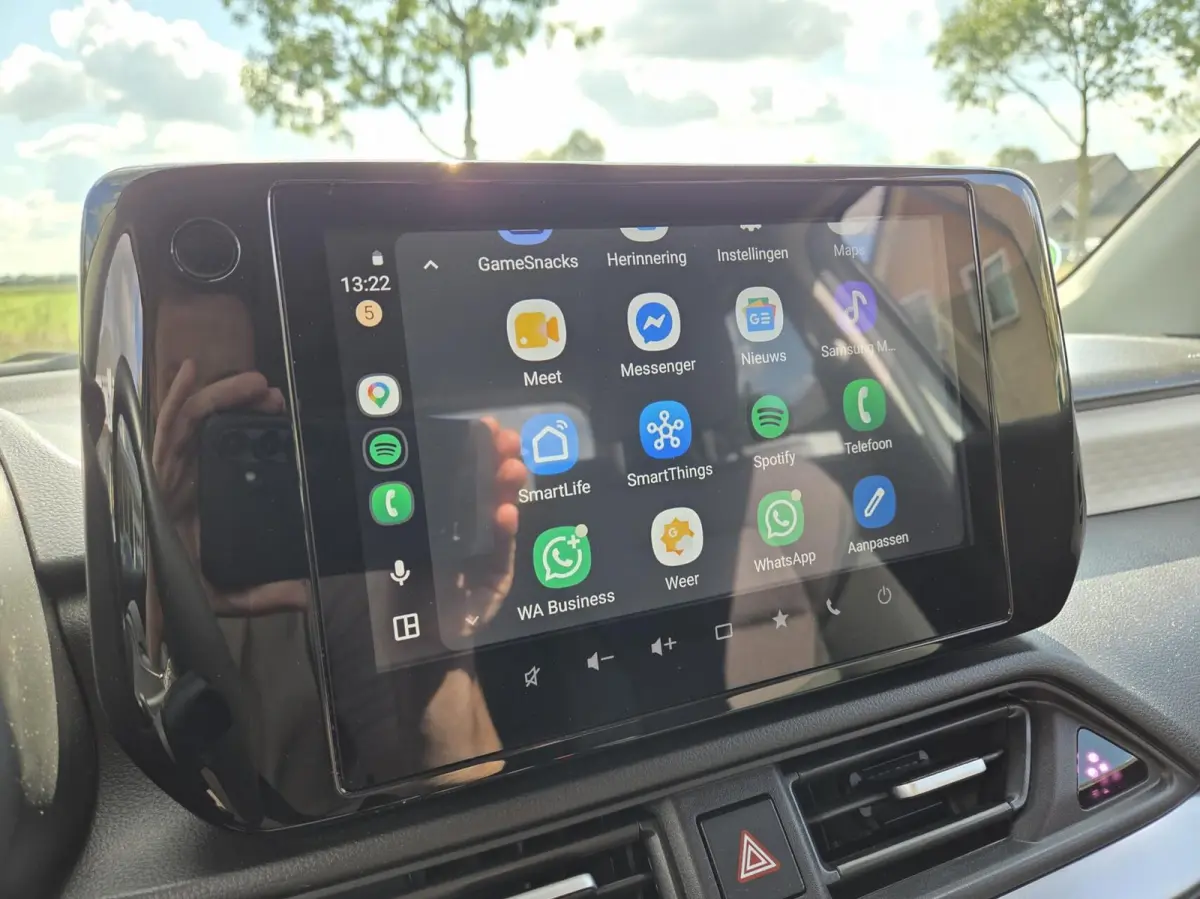 1.2 Style Smart Hybrid | Automaat / Nieuw model | Parelmoer / Carplay / Clima / Two-Tone