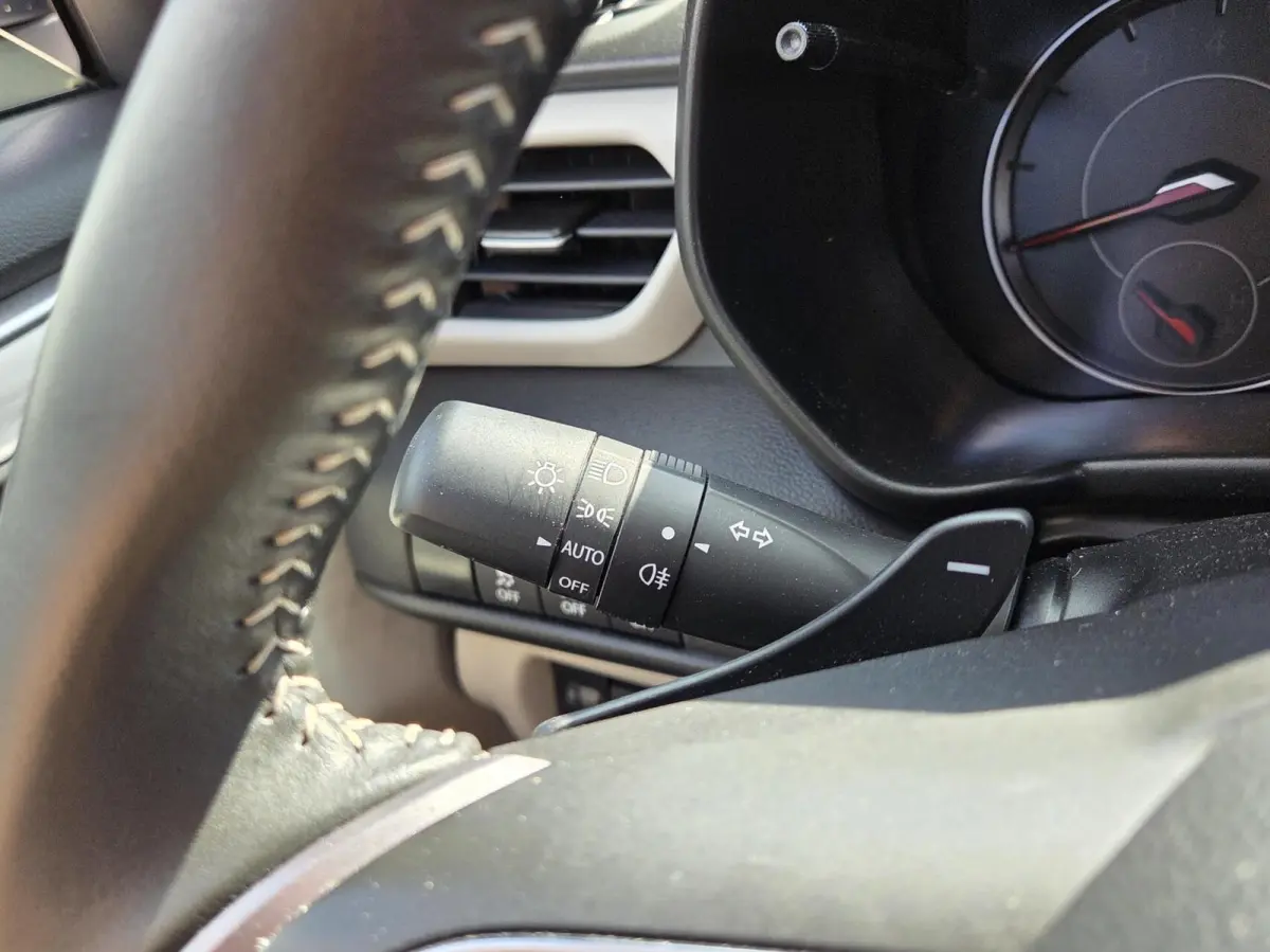1.2 Style Smart Hybrid | Automaat / Nieuw model | Parelmoer / Carplay / Clima / Two-Tone