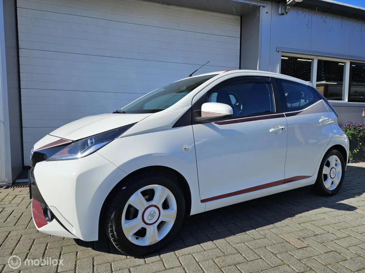 1.0 VVT-i x-cite Cabrio zeer nette auto!!
