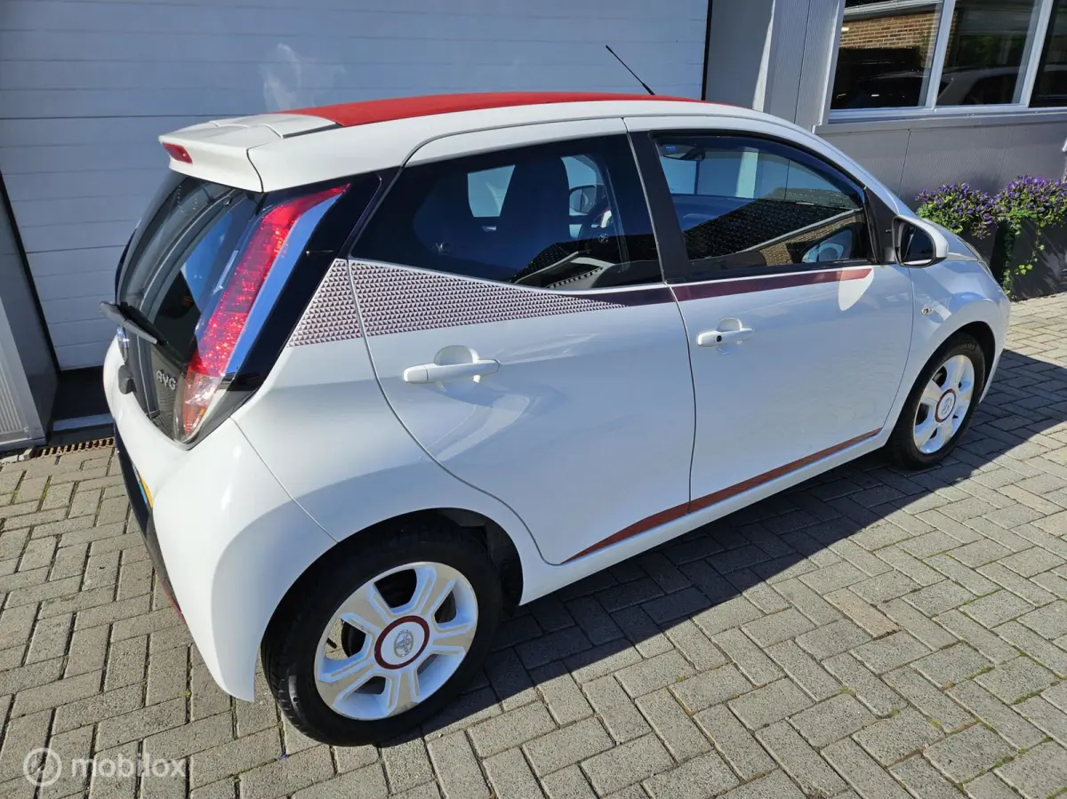 1.0 VVT-i x-cite Cabrio zeer nette auto!!
