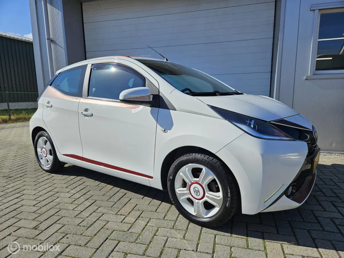 1.0 VVT-i x-cite Cabrio zeer nette auto!!