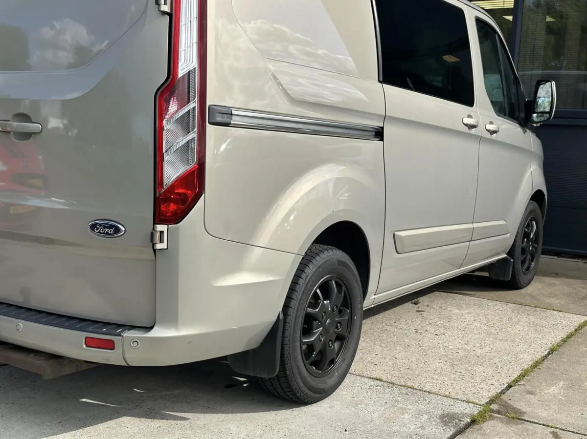 2.2 TDCI L1H1 Limited Dubbel cabine NAP
