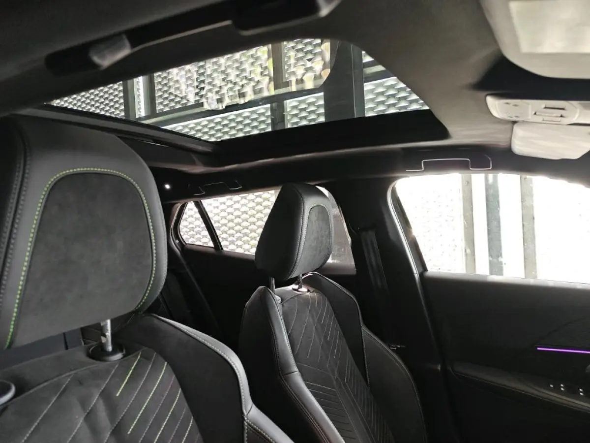 EV GT 54 kWh | Fase 3 laden | Panorama/schuifdak | Massage | Luxe stoelen | Navigatie | Camera voor + achter |