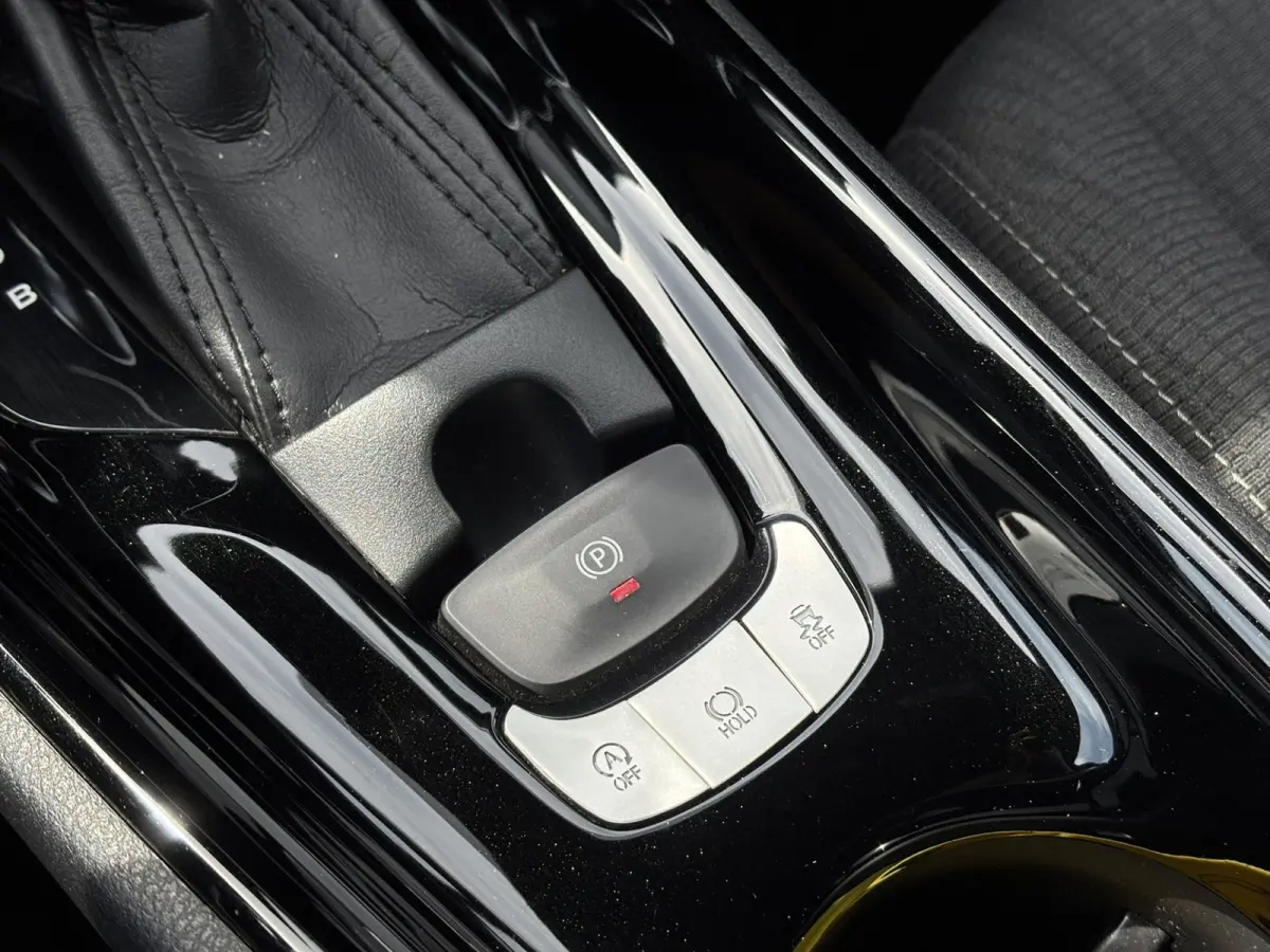1.8 Hybrid Dynamic / NL auto / Trekhaak Afneembaar / Camera / Navi / Stoelverwarming /